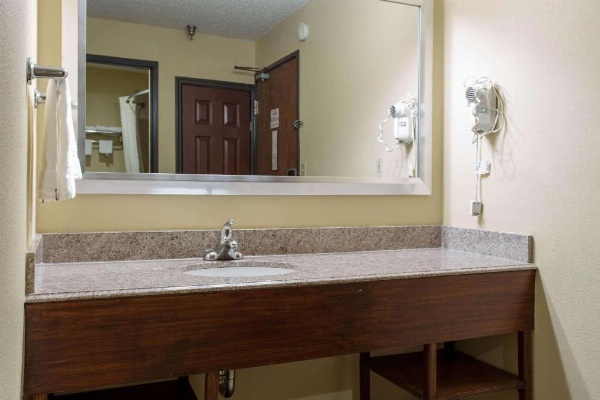 Comfort Inn Columbia - Bush River image 20